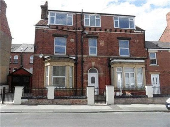 5 bedroom Detached f...